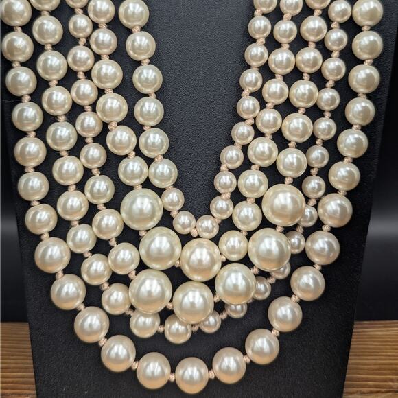 Happily Ever After Pearl Curated 8-piece Jewelry Collection - Picture 3 of 8